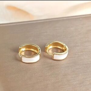 Metadun Trendy Multicolor Enamel Hoop Charm Round Small Huggie Earrings